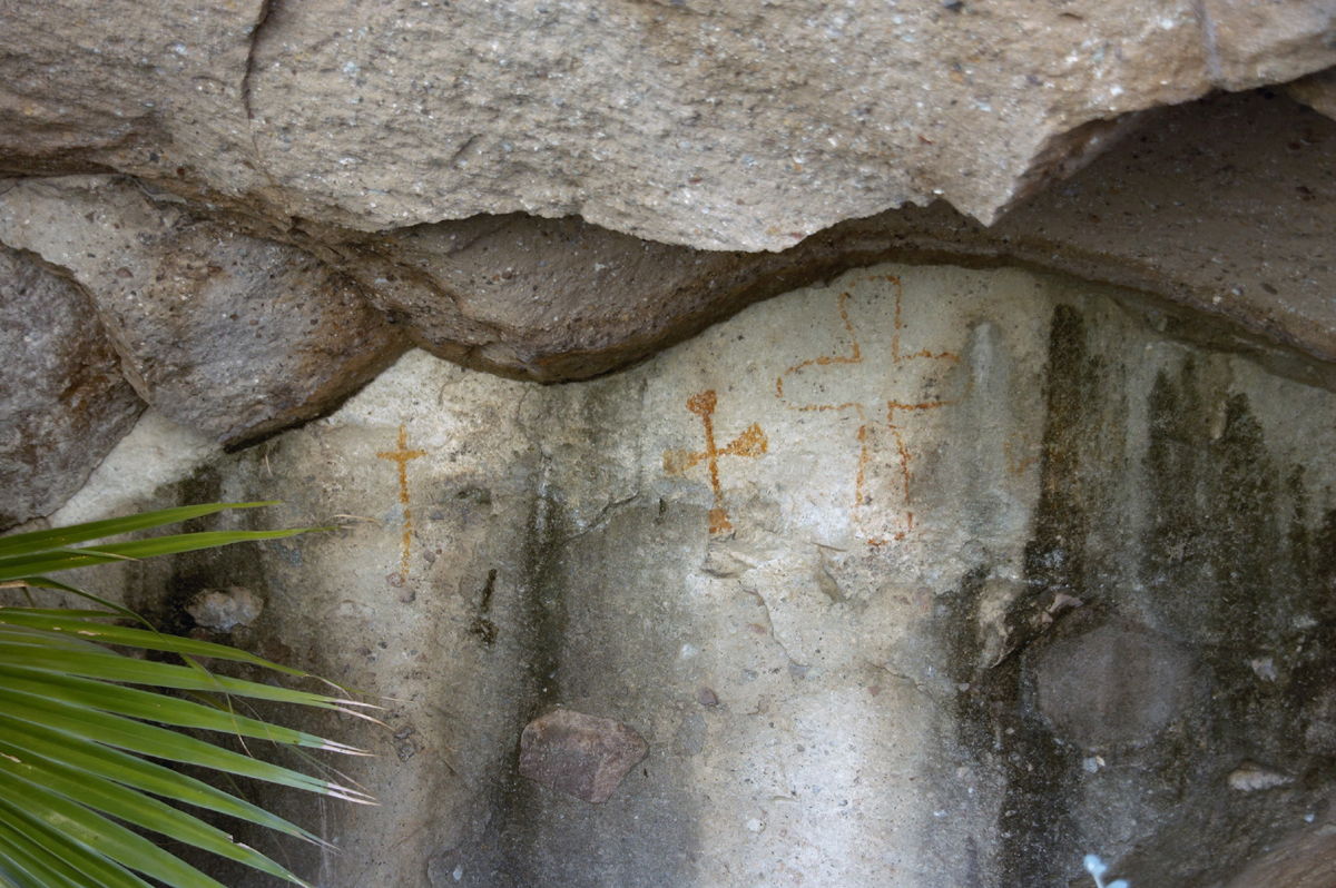 Baja cave paintings rock art California Mexico Jesuit painted symbols Cueva Pintada