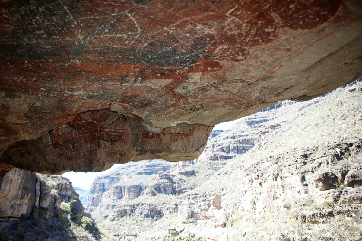 Baja cave paintings rock art California Mexico Cueva Pintada arroyo San Pablo