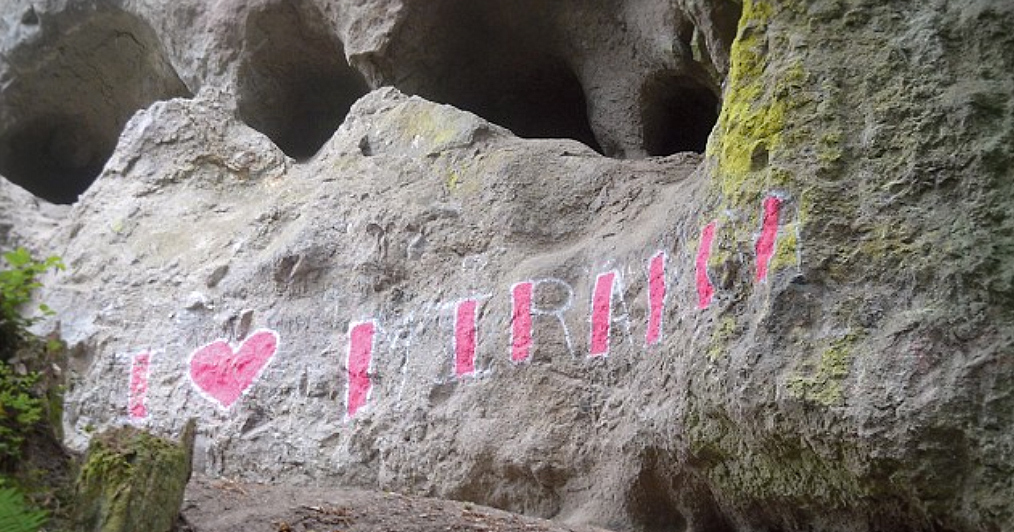 Tamanowas Rock Graffiti Sacred American Indian site