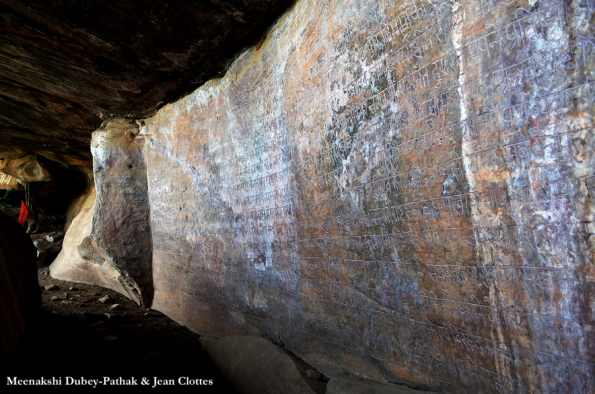 Ritually vandalized rock art site in central India