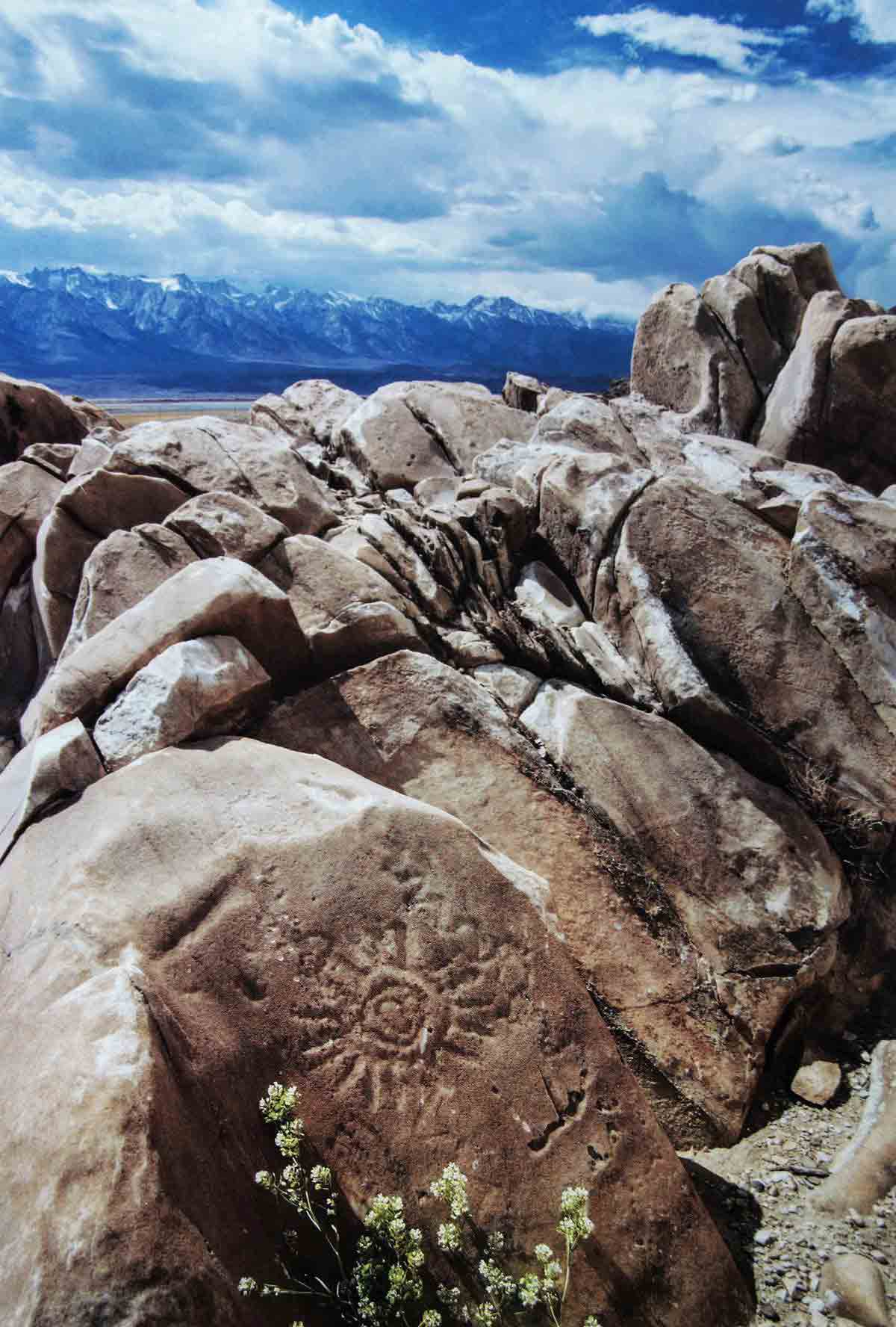 Rayed concentric circles rock art dolomite marble California America USA. Photographed by Ekkehart Malotki.