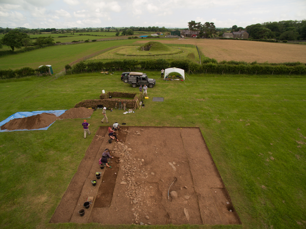 Minecraft world Bryn Celli Ddu virtual tour prehistoric landscape Anglesey’s archaeologists archaeology