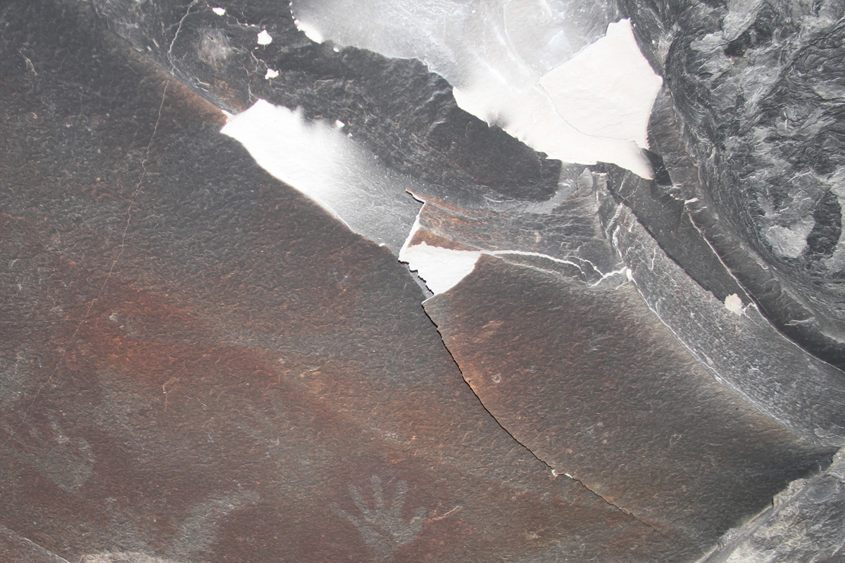 ancient rock art Carnarvon Gorge walkway bushfire plastic protect site exploded National Park Australia