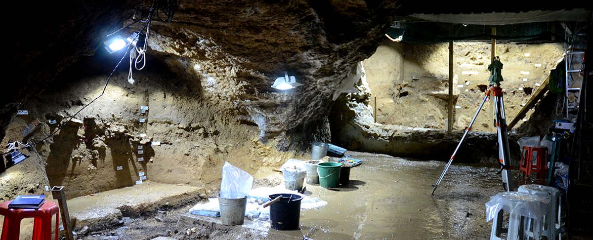 Ancient bones Bulgarian Modern Humans Europe Homo sapiens Neanderthal Bulgaria Bacho Kiro Cave