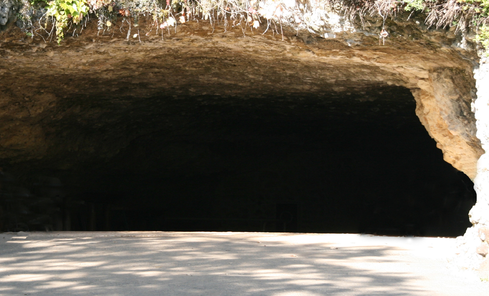 Rouffignac cave mouth.