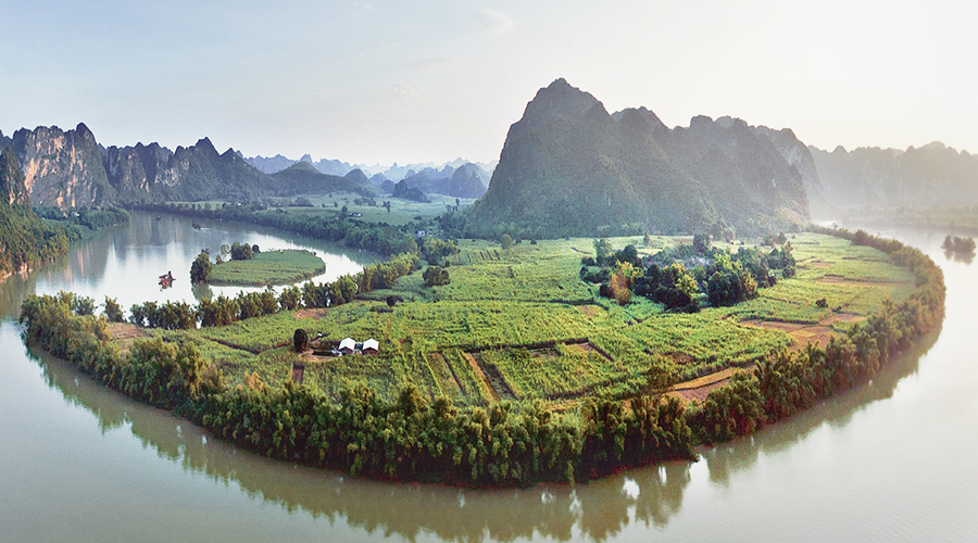 Zuojiang Huashan Rock Art Site China Archaeology Sacred Meeting Place for Sky, Water & Earth