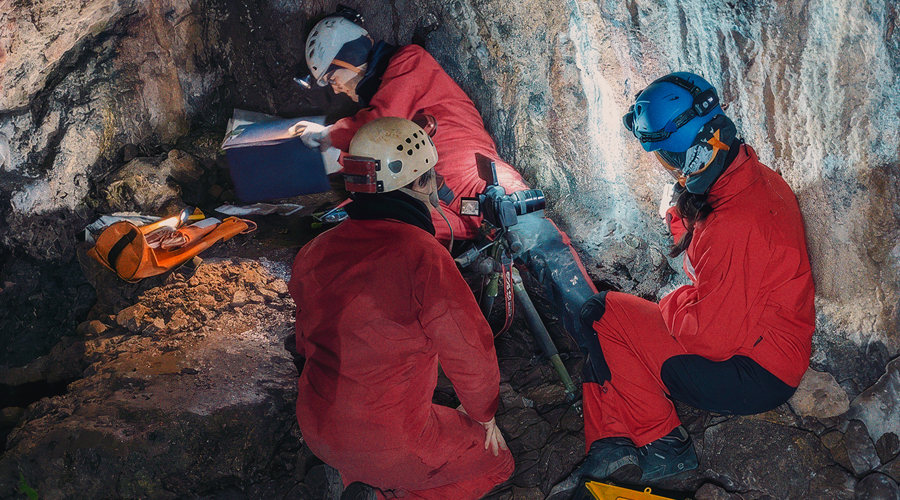 First-Art Team Bacon Hole Rock Art Discovered WALES United Kingdom