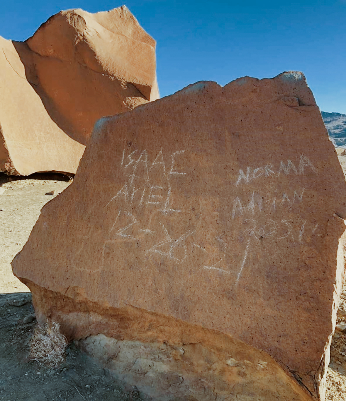 Vandals Graffiti Scratched Damage Texas Johannes Loubser Etchings Petroglyphs Rock Art Network Archaeology Bradshaw Foundation
