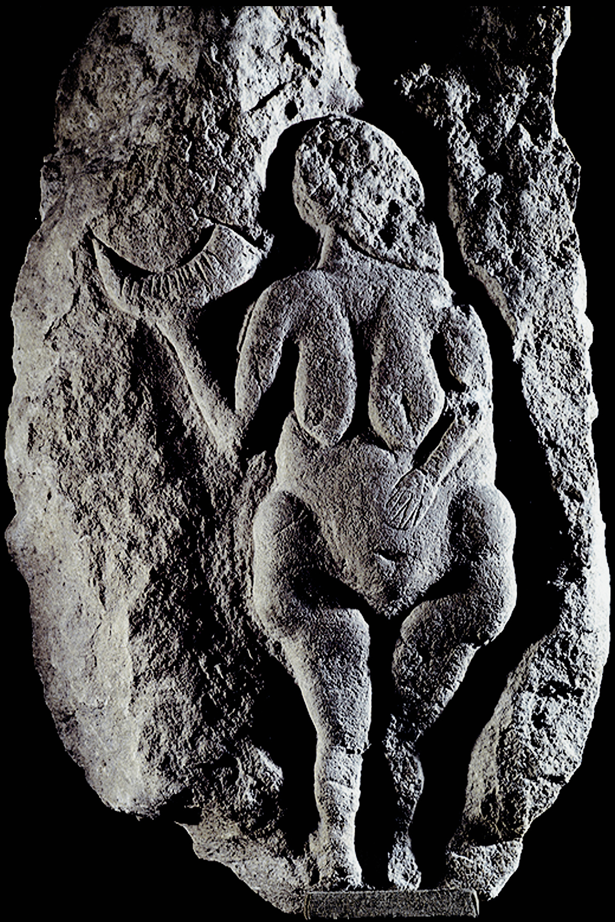 Laussel Woman Holding a Bison Horn Sculptures of the Ice Age