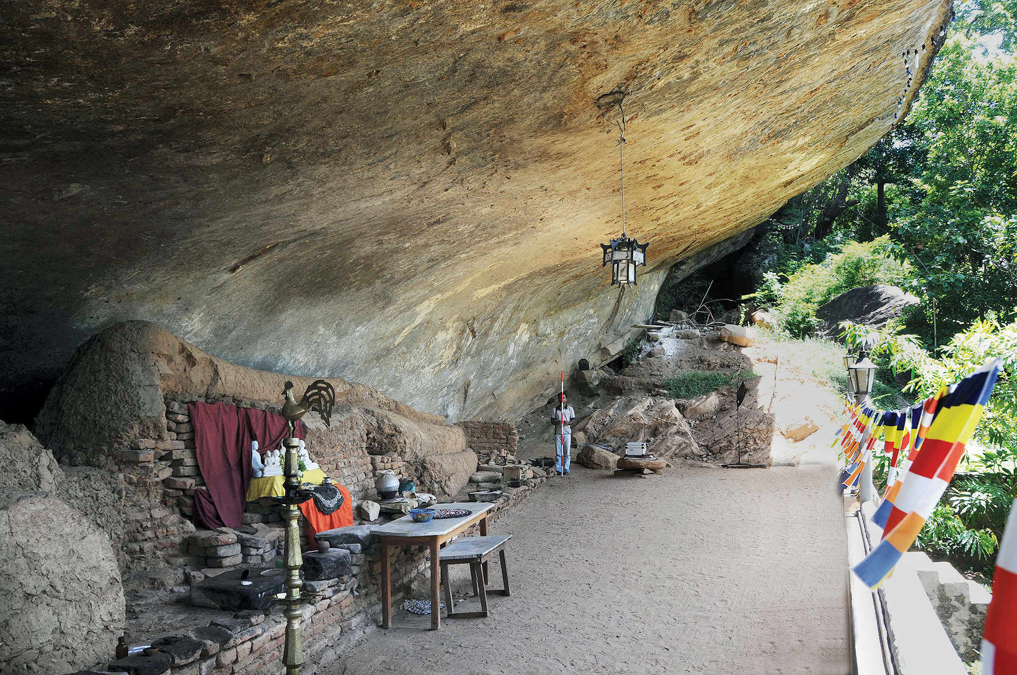 Bradshaw Foundation Tarulengala Rock Shelter Rock Art Paintings Engraving Sites Sri Lanka